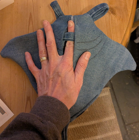 Manta Ray pot holder/oven glove
